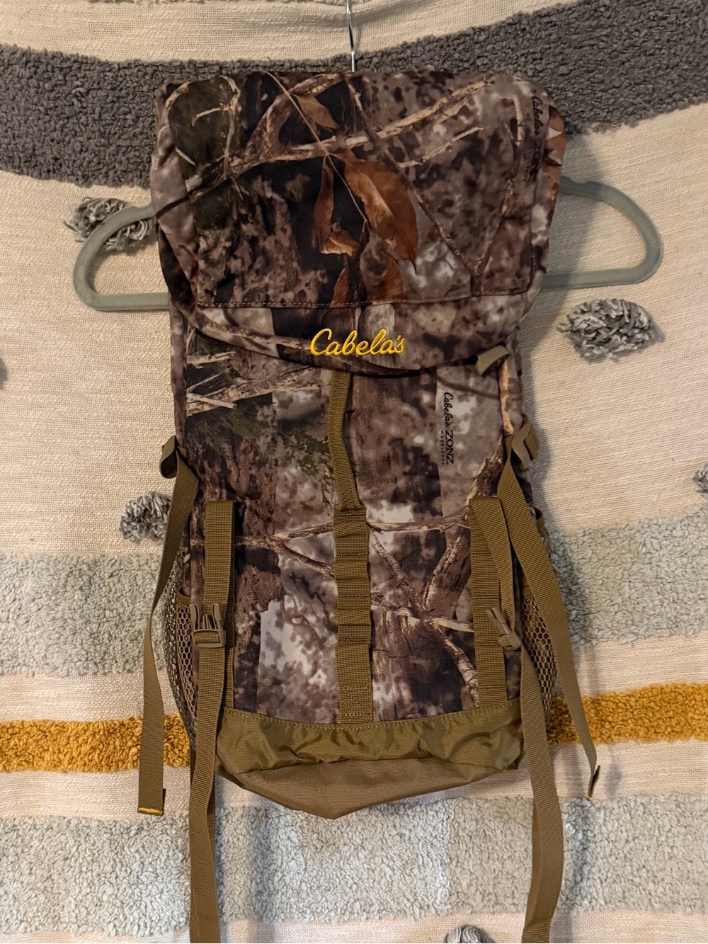 Cabela's Men's Camo Hiking Backpack in Brown and Olive